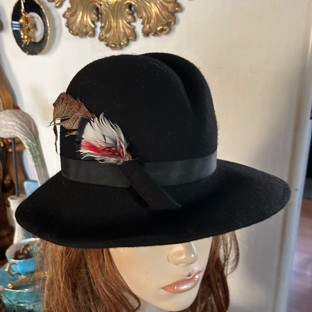 Vintage Black Wool Hat w Feather Embellishment - Picture 9 of 14